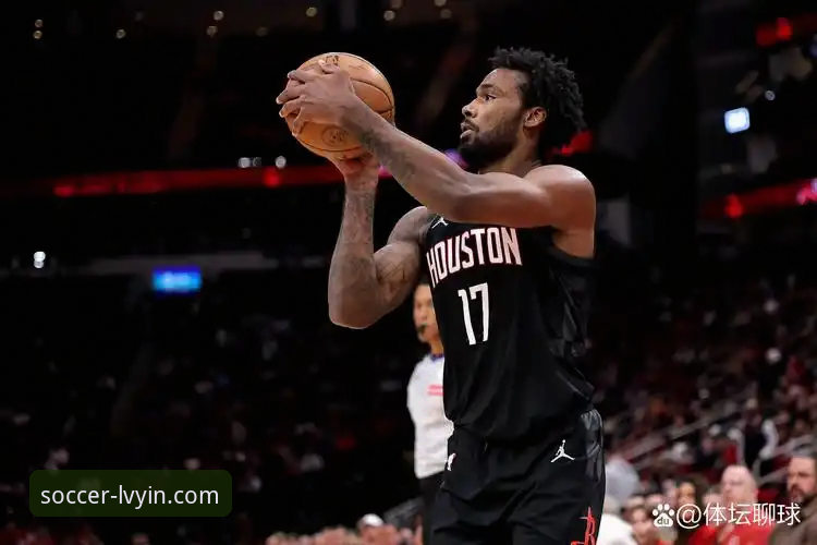 关注NBA常规赛火箭大胜尼克斯最新动态，绿茵体育平台观赛体验评测